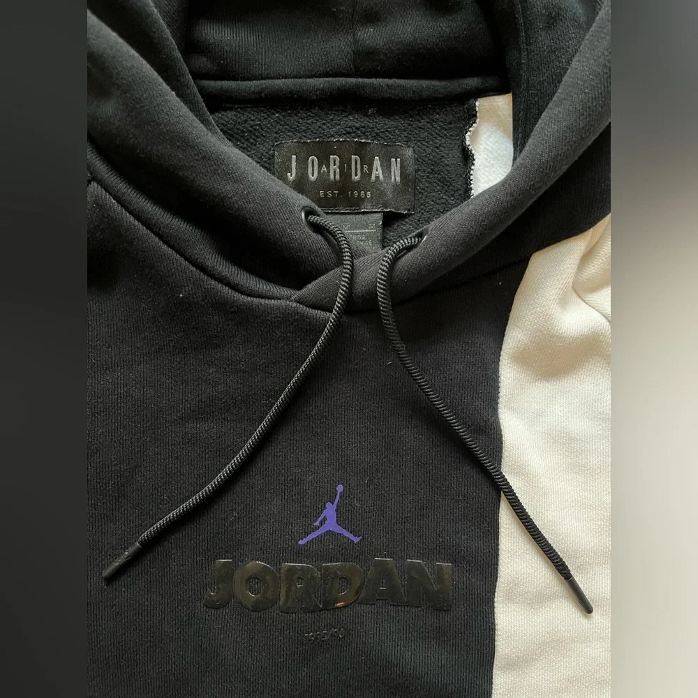 Preowned- Men’s Air Jordan Legacy II Pull Over Concord Black &White Hoodie -Sz M